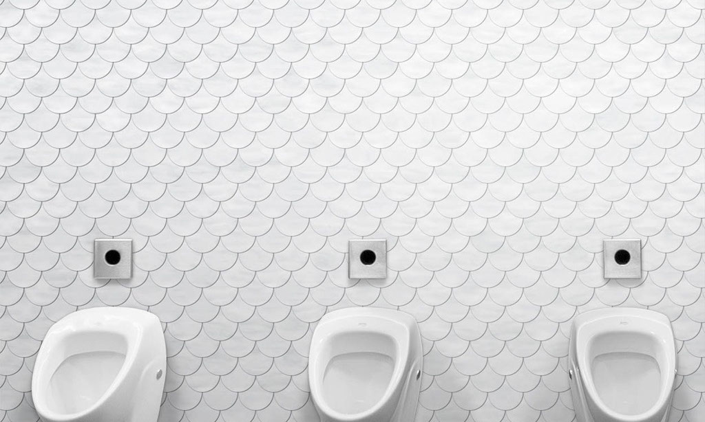 Toiletw with Round Overlapping Tile wall